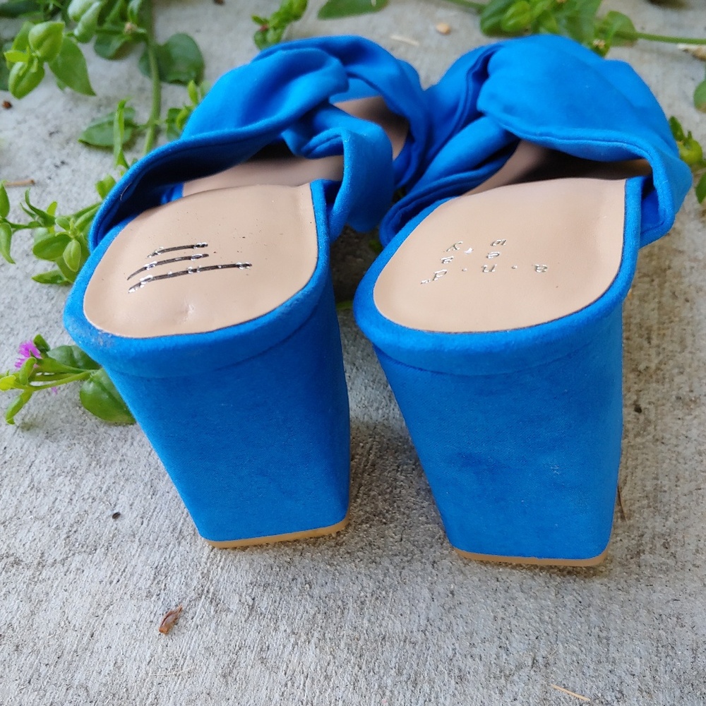 A New Day "Adina" Cobalt Blue Slip on Heels 8.5 - Picture 5 of 7